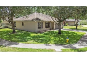 416 COUNTRY VIEW CIRCLE, DELAND, FL 32720 Sold 08/29/25