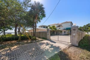 701 HARBOR DRIVE, BELLEAIR BEACH, FL 33786 Sold 05/01/25