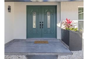 8633 LONGWOOD DRIVE, SEMINOLE, FL 33777 Sold 03/06/25