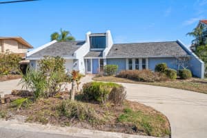 41 WINDWARD ISLAND, CLEARWATER BEACH, FL 33767 Sold 03/18/25