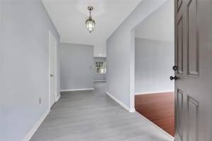 1310 OAKDALE STREET, PLANT CITY, FL 33563 Sold 04/11/25