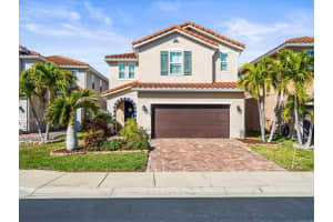 10193 GRAND OAK CIRCLE, MADEIRA BEACH, FL 33708 Sold 06/27/25