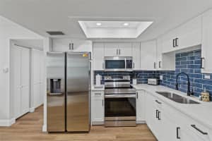 9895 1ST STREET, TREASURE ISLAND, FL 33706 - MLS#MFRTB8349342