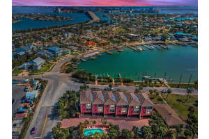 3390 W Maritana Dr #4, ST PETE BEACH
