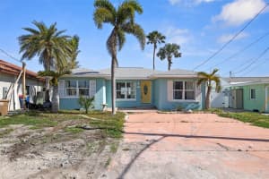 14105 PARSLEY DRIVE, MADEIRA BEACH, FL 33708 Sold 04/18/25