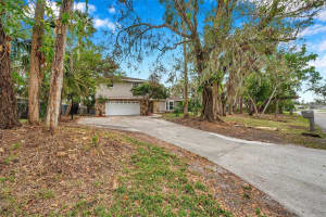 2151 LEEWYNN DRIVE, SARASOTA, FL 34240 Sold 04/15/25