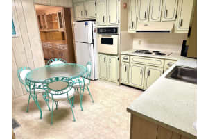 2000 BAY DRIVE, LARGO, FL 33771 Sold 04/17/25