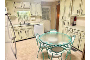 2000 BAY DRIVE, LARGO, FL 33771 Sold 04/17/25