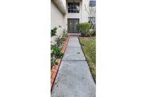18126 Kara Ct, TAMPA