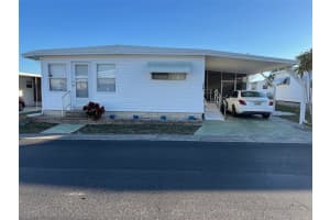 220 Royal Palm Cir, LARGO