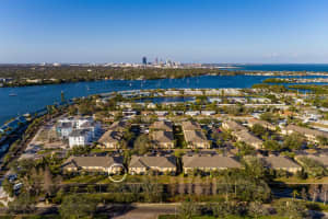 122 COQUINA BAY DRIVE, ST PETERSBURG, FL 33705 Sold 06/23/25