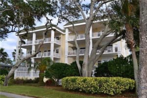 1135 VICTORIA DRIVE, DUNEDIN, FL 34698 Sold 03/18/25