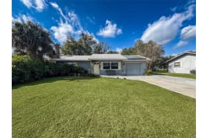 525 Lakewood Dr, INVERNESS