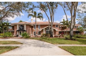 2965 EAGLE ESTATES CIRCLE, CLEARWATER, FL 33761 Sold 04/04/25