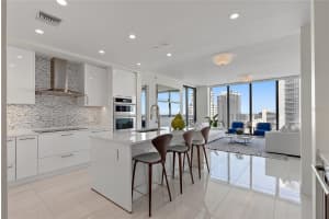 301 1ST STREET, ST PETERSBURG, FL 33701 - MLS#MFRTB8350620