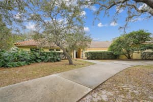 702 CENTERBROOK DRIVE, BRANDON, FL 33511 Sold 05/02/25