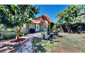 1011 CHARTER STREET, TAMPA, FL 33602 Sold 07/15/25