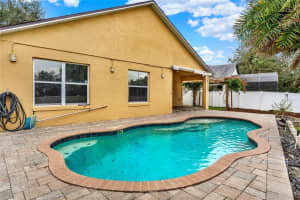 390 LISA KAREN CIRCLE, APOPKA, FL 32712 Sold 03/31/25