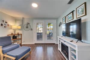 8611 PARKWAY CIRCLE, RIVERVIEW, FL 33569 Sold 04/16/25