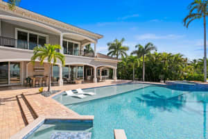 6520 SURFSIDE BOULEVARD, APOLLO BEACH, FL 33572 Sold 07/02/25
