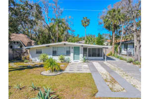 3820 LAKESHORE DRIVE, TAMPA, FL 33604 Sold 08/20/25