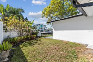 8704 THORNWOOD LANE, TAMPA, FL 33615 - MLS#MFRTB8351834