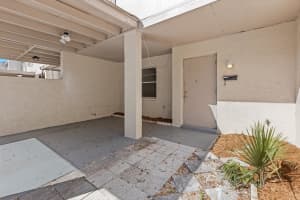 5225 TENNIS COURT CIRCLE, TAMPA, FL 33617 Sold 05/09/25