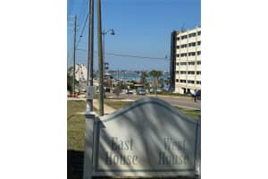 2944 BAY DRIVE, BELLEAIR BLUFFS, FL 33770 Sold 05/29/25