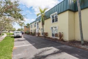 515 BAYVIEW DRIVE, ST PETERSBURG, FL 33704 Sold 04/08/25