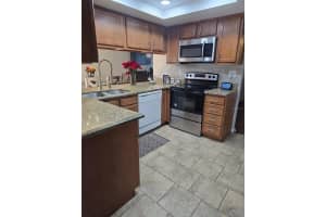 852 CREEKWAY COURT, BRANDON, FL 33511 Sold 06/10/25
