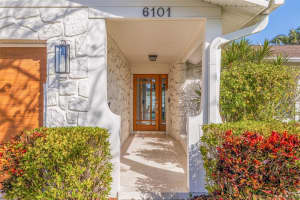 6101 TANGLEWOOD DRIVE, ST PETERSBURG, FL 33703 Sold 03/25/25