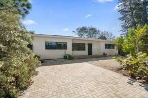 929 LANTANA AVENUE, CLEARWATER BEACH, FL 33767 Sold 03/07/25