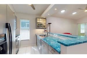 3018 HIGHLAND STREET, ST PETERSBURG, FL 33704 Sold 04/17/25