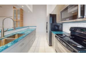 3018 HIGHLAND STREET, ST PETERSBURG, FL 33704 Sold 04/17/25