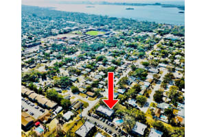 700 LYNDHURST STREET, DUNEDIN, FL 34698 - MLS#MFRTB8352269
