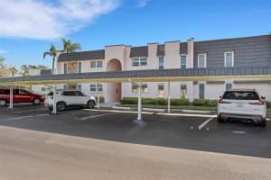 210 Fernwood Cir #210, SEMINOLE