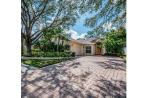 450 LIAM AVENUE, TARPON SPRINGS, FL 34689 Sold 04/23/25