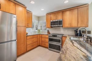 1200 COUNTRY TRAILS DRIVE, SAFETY HARBOR, FL 34695 Sold 04/17/25