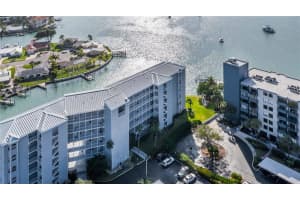 610 ISLAND WAY, CLEARWATER BEACH, FL 33767 Sold 05/12/25