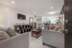 2808 AZEELE STREET, TAMPA, FL 33609 Sold 03/27/25