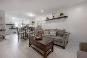 2808 AZEELE STREET, TAMPA, FL 33609 Sold 03/27/25