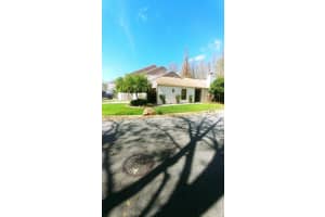 11520 GALLERIA DRIVE, TAMPA, FL 33618 Sold 04/08/25