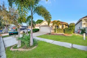 6809 EXETER PARK PLACE, APOLLO BEACH, FL 33572 Sold 05/05/25