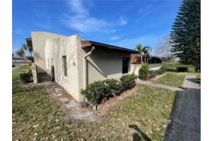 1880 N Crystal Lake Dr #65, LAKELAND