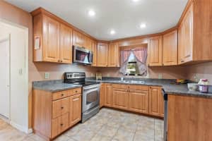 101 SHAREWOOD DRIVE, VALRICO, FL 33594 Sold 05/06/25