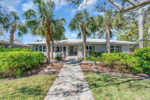276 SNELL ISLE BOULEVARD, ST PETERSBURG, FL 33704 Sold 05/23/25