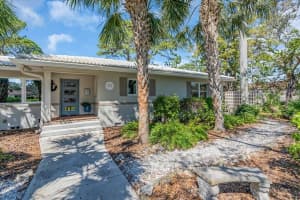 276 SNELL ISLE BOULEVARD, ST PETERSBURG, FL 33704 Sold 05/23/25