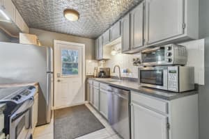 1301 MELONWOOD AVENUE, CLEARWATER, FL 33759 Sold 05/02/25