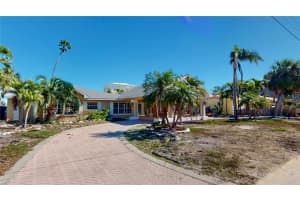 15417 2nd St E, MADEIRA BEACH