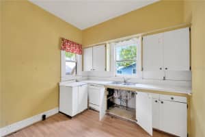 105 CALHOUN STREET, PLANT CITY, FL 33563 Sold 03/12/25